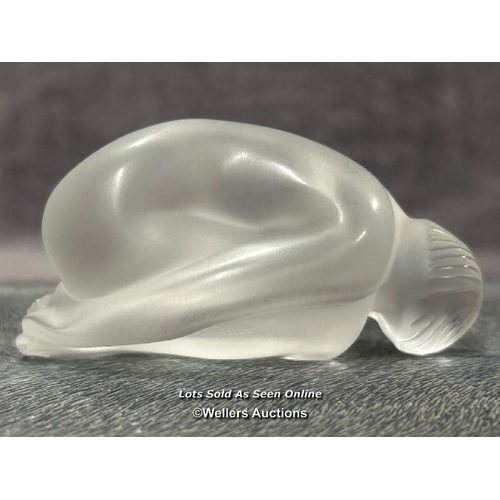 10 - Lalique frosted crystal figurine 'Feuille Pliee', 4cm high, signed / AN2