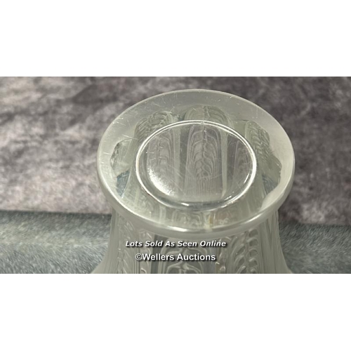 12 - Lalique 'Epis' patern frosted glass vase, 16.5cm high / AN2