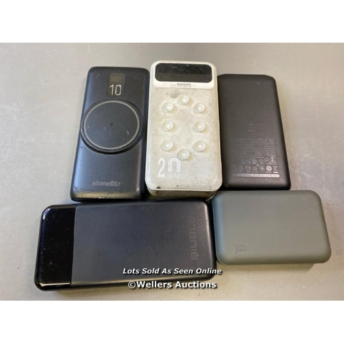 9537 - X5 POWER BANKS INCL. JUICE AND BELKIN