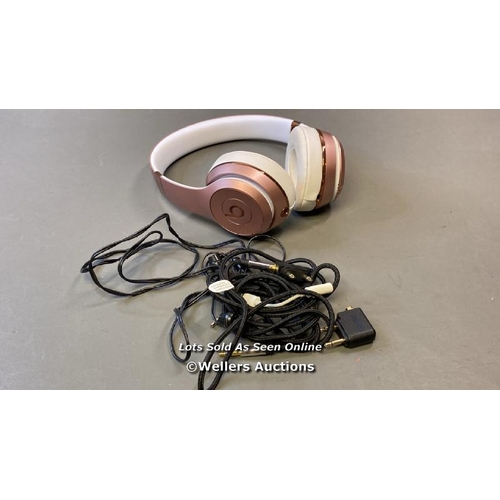 9583 - X1 APPLE BEATS SOLO3 WIRELESS ON-EAR HEADPHONES MODEL A1796