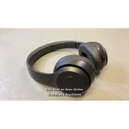 9585 - X1 APPLE BEATS SOLO3 WIRELESS ON-EAR HEADPHONES MODEL A1796