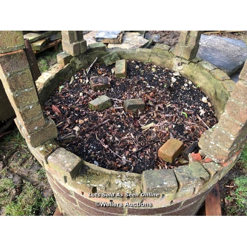 118 - WISHING WELL GARDEN BED FEATURE, 165CM H X 110CM DIA