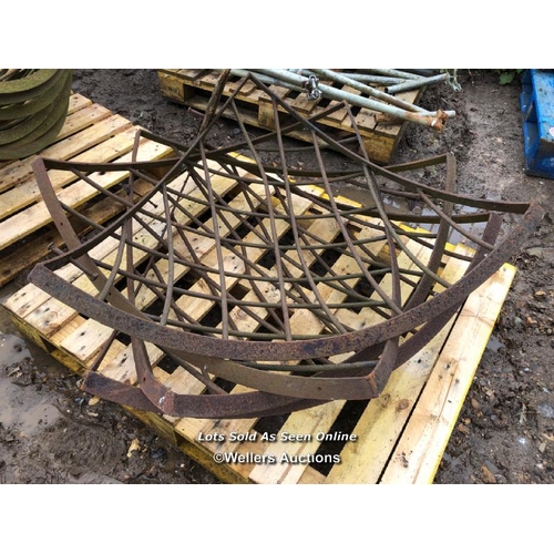 166 - NINE CAST IRON CORNER HAY RACKS, EACH APPROX. 100CM W