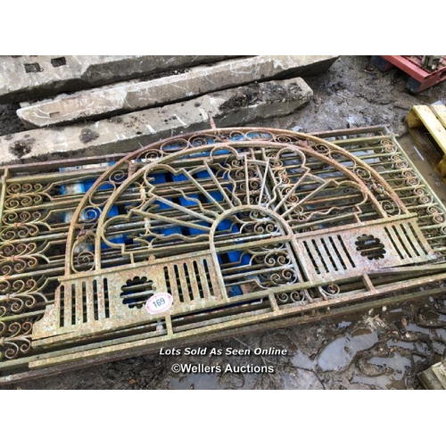 169 - SET OF IRON PANELS AND ECCENTRIC CENTRE PIECE, PANELS 240CM H X 100CM W, CENTRE PIECE 180CM W X 124C... 