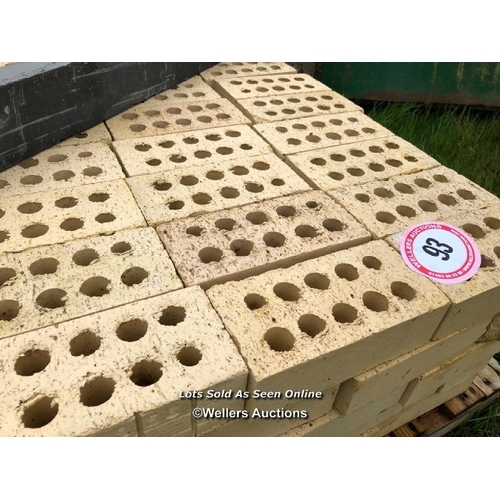 93 - LARGE QUANTITY OF YELLOW BRICKS, 21CM L X 10CM W