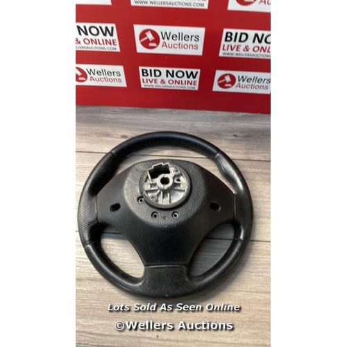 8050 - ROVER MINI MPI STEERING WHEEL COME OFF 98 MINI IN USED CONDITION / H39