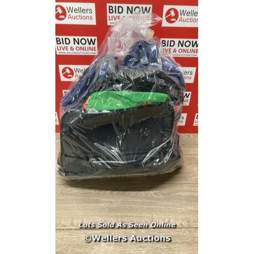 8104 - BAG OF RUCKSACKS, F19