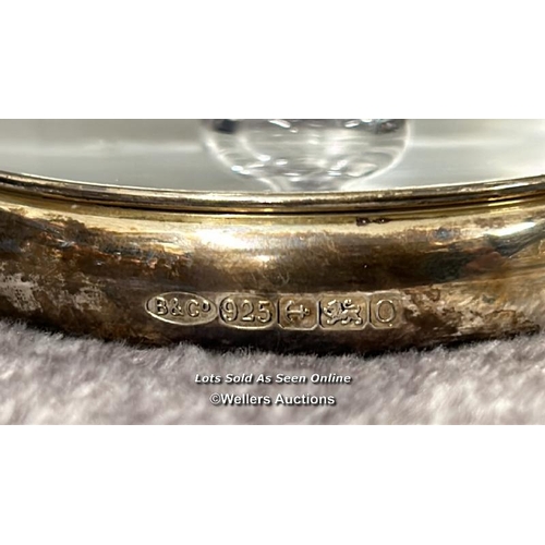 48 - A Broadway Silversmiths 'last drop' whisky glass, with hallmarked silver base, 8.5cm diameter x 10.5... 