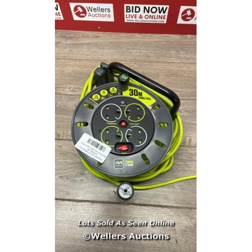 497 - MASTERPLUG 30M CABLE REEL / POWERS UP / MINIMAL SIGNS OF USE / C36