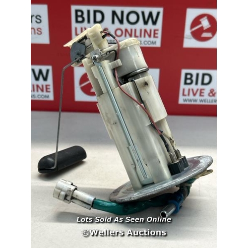 8003 - SUZUKI SFV 650 GLADIUS AL3 2009 - 2016 FUEL PUMP / T22