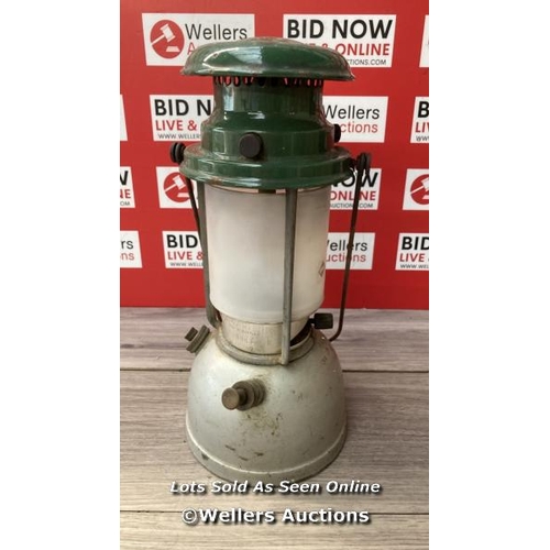 8191 - WILLIS BATES VAPALUX M1 PARAFFIN KEROSENE PRESSURE LAMP *NOT ORIGINAL GLASS* / T39