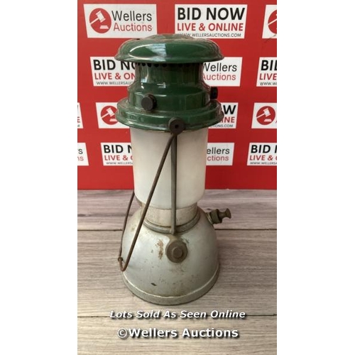 8191 - WILLIS BATES VAPALUX M1 PARAFFIN KEROSENE PRESSURE LAMP *NOT ORIGINAL GLASS* / T39