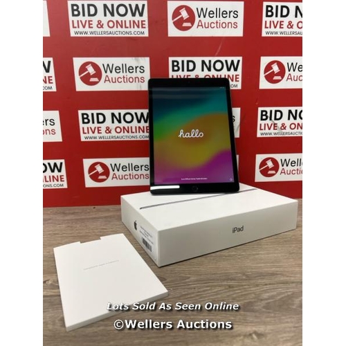 8262 - APPLE IPAD 9TH GEN / 10.2 INCH / WIFI / 64GB / SPACE GREY / MK2K3B/A / POWERS UP / ICLOUD UNLOCKED /... 