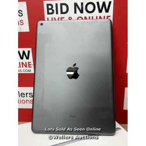 8262 - APPLE IPAD 9TH GEN / 10.2 INCH / WIFI / 64GB / SPACE GREY / MK2K3B/A / POWERS UP / ICLOUD UNLOCKED /... 