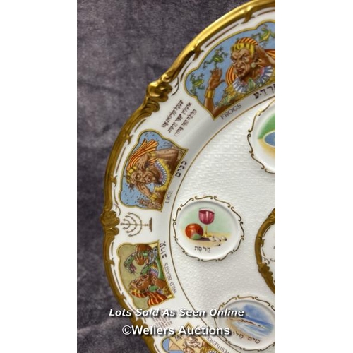 60 - A Royal Cauldon Passover Sederdish no.8894.59, 41cm diameter / AN8