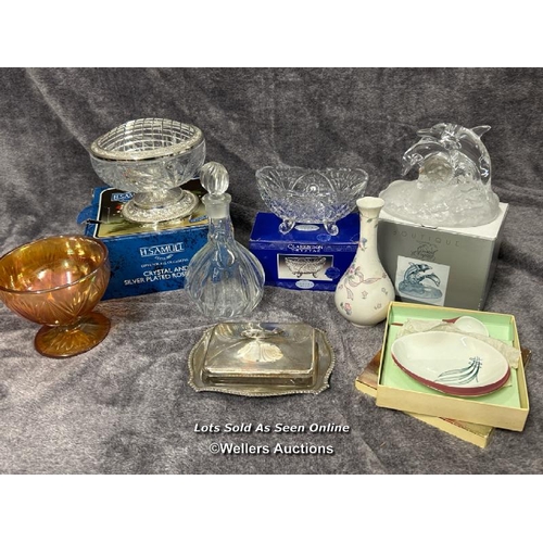 86 - Assorted items including boxed Boutique crystal dolphins, Clarendon crystal footed dish, H. Samuel r... 