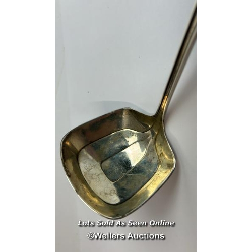 319 - Art Deco style ladle stamped 'SSMC STERLING', 52g, 16cm long / SF