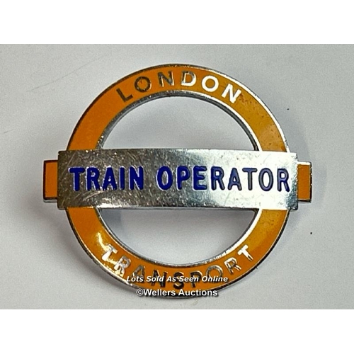 323 - Rare London Transport County Buses & Green Line Coaches Inspector's cap badge no.3013, green enamell... 