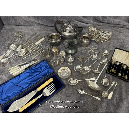 276 - Large collection of silver plate including cuttlery / AN42