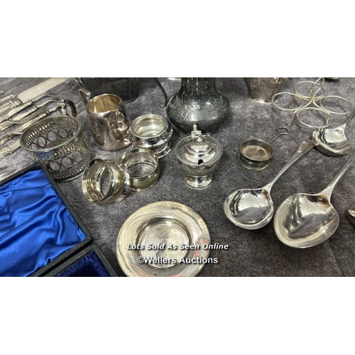 276 - Large collection of silver plate including cuttlery / AN42