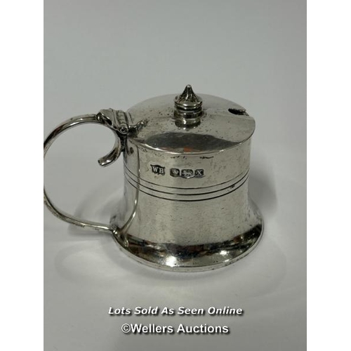 326 - Silver mustard pot with blue glass liner, hallmarked Sheffield 1940, silver weight 202.5g / SF