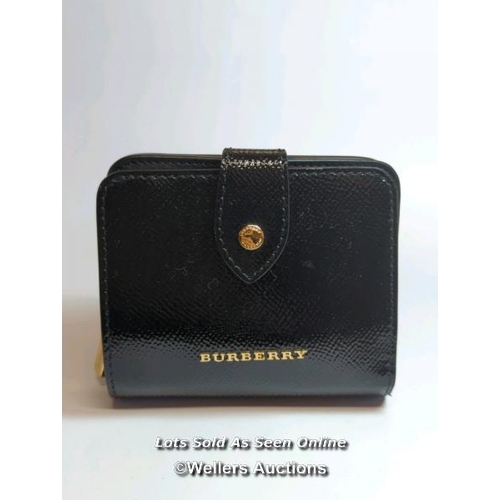 353 - Burberry purse, new / SF