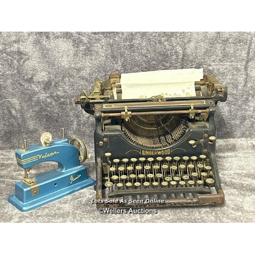 197 - Vintage Underwood typewriter and Vulcan mini sewing machine / AN25