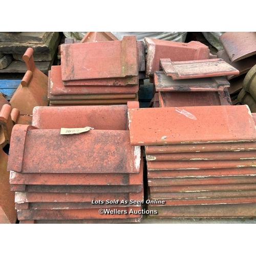 1022 - APPROX X60 ANGLED ROOF TILES, LONGEST 46CM