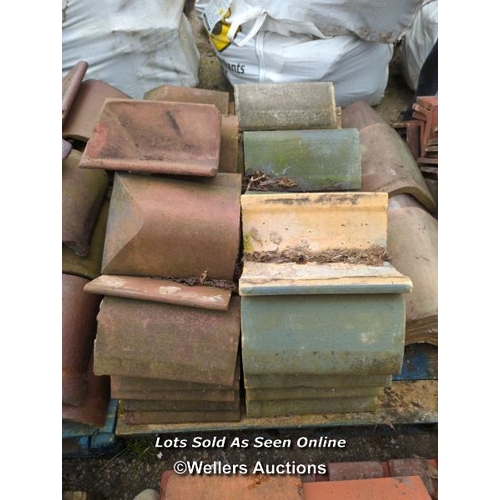 1024 - APPROX X60 ANGLED ROOF TILES, 3 TYPES, LARGEST 28CM (W) X 35CM (L)