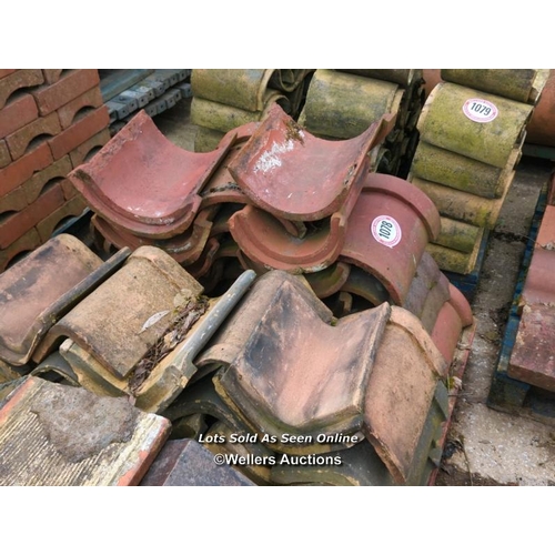 1078 - APPROX X20 RIDGE ROOF TILES AND APPROX X25 HALF ROUND ROOF TILES