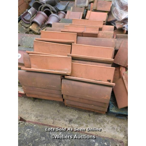 1089 - APPROX X60 ANGLED RIDGE TILES, 44CM (L)