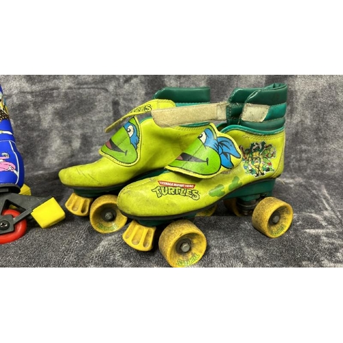 17 - 1990 Teenage Mutant Hero Turtles roller boots and Power Rangers roller blades from 1994 / AN43