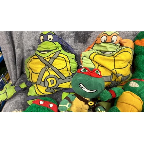 22 - Teenage Mutant Hero Turtles soft toys, rug, rucksacks, bags and hot water bottles / AN41