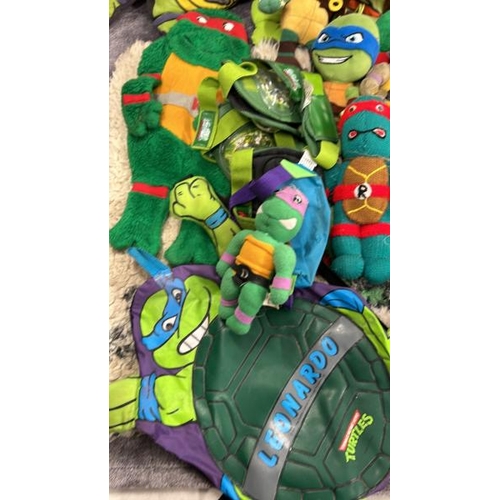 22 - Teenage Mutant Hero Turtles soft toys, rug, rucksacks, bags and hot water bottles / AN41