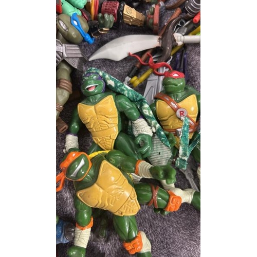 6 - Teenage Mutant Ninja Turtles - Assorted loose figures including some based on the movie versions and... 