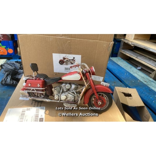 83 - BOROUGH WHARF MOONYA VINTAGE TIN MOTORBIKE RED / FINISH: RED / RRP: £39.99 / APPEARS TO BE NEW, OPEN... 