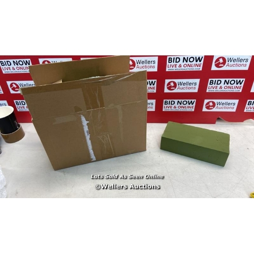 7076 - DRY FLORAL FLOWER FOAM BLOCK, 23 X 11 X 7CM / RECTANGLE GREEN FOR ARTIFICIAL FLOWER ARRANGEMENTS / A... 