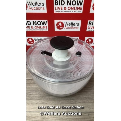 7077 - OXO GOOD GRIPS SALAD SPINNER / MINIMAL SIGNS OF USE / E71