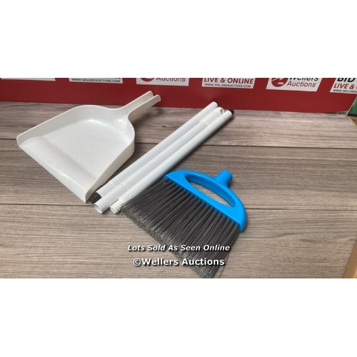 7101 - DUSTPAN BROOM SET, BLUE&WHITE / SIGNS OF USE / E79