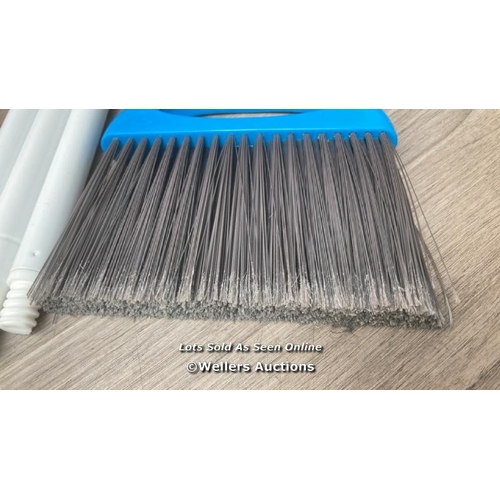 7101 - DUSTPAN BROOM SET, BLUE&WHITE / SIGNS OF USE / E79