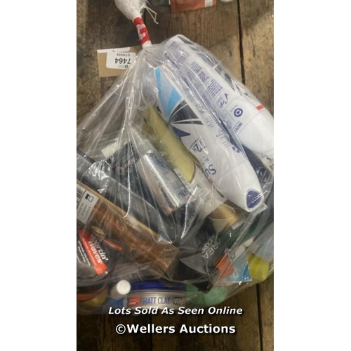 7464 - BAG OF PART USED COSMETICS