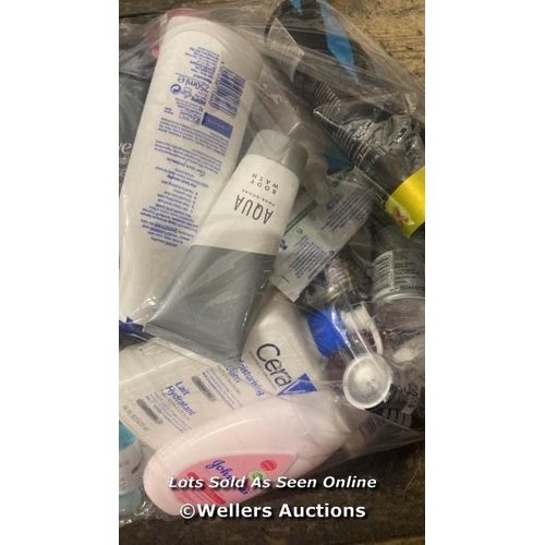 7465 - BAG OF PART USED COSMETICS