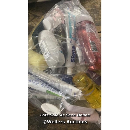 7466 - BAG OF PART USED COSMETICS