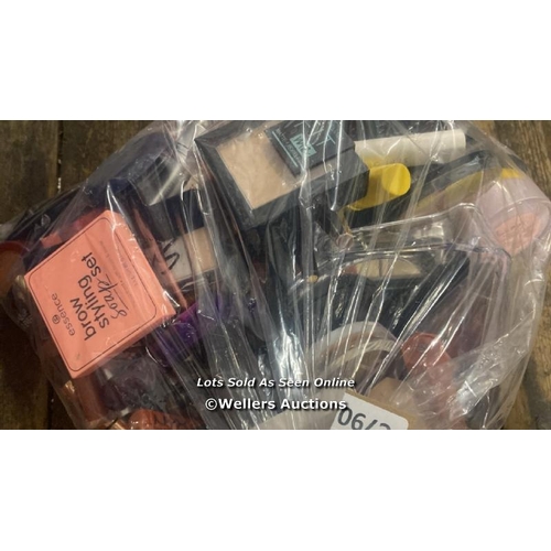 7468 - BAG OF PART USED MAKE UP