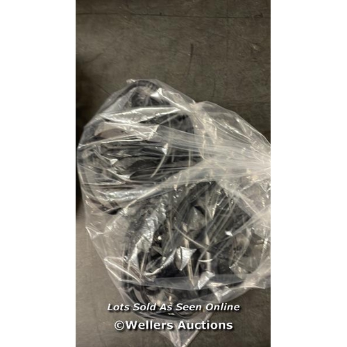 7501 - BAG OF CHARGERS