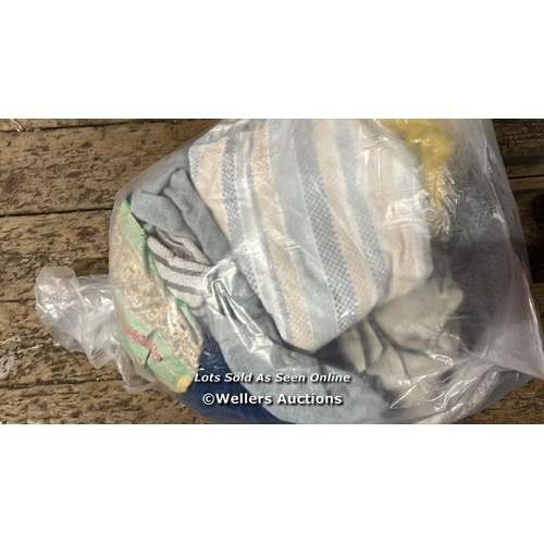 7509 - BAG OF PRE-OWNED TOWELS