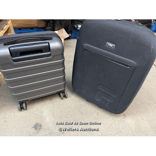 7578 - X2 PRE-OWNED CABIN CASE INCL. FILA