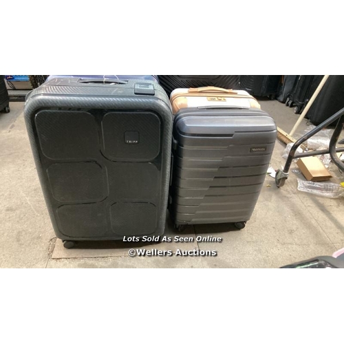 7602 - X2 PRE-OWNED SUITCASE INCL. TRIPP