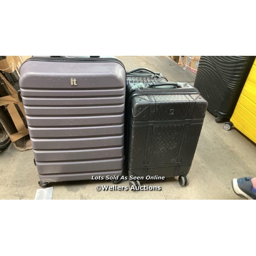 7606 - X2 PRE-OWNED SUITCASE INCL. IT