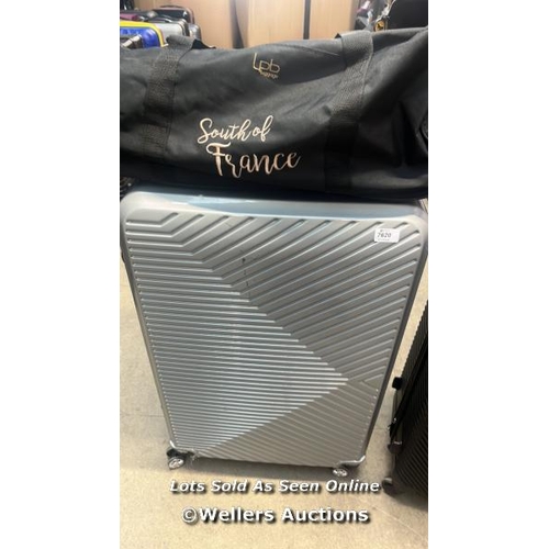 7620 - 2X PRE OWNED LUGGAGE CASES